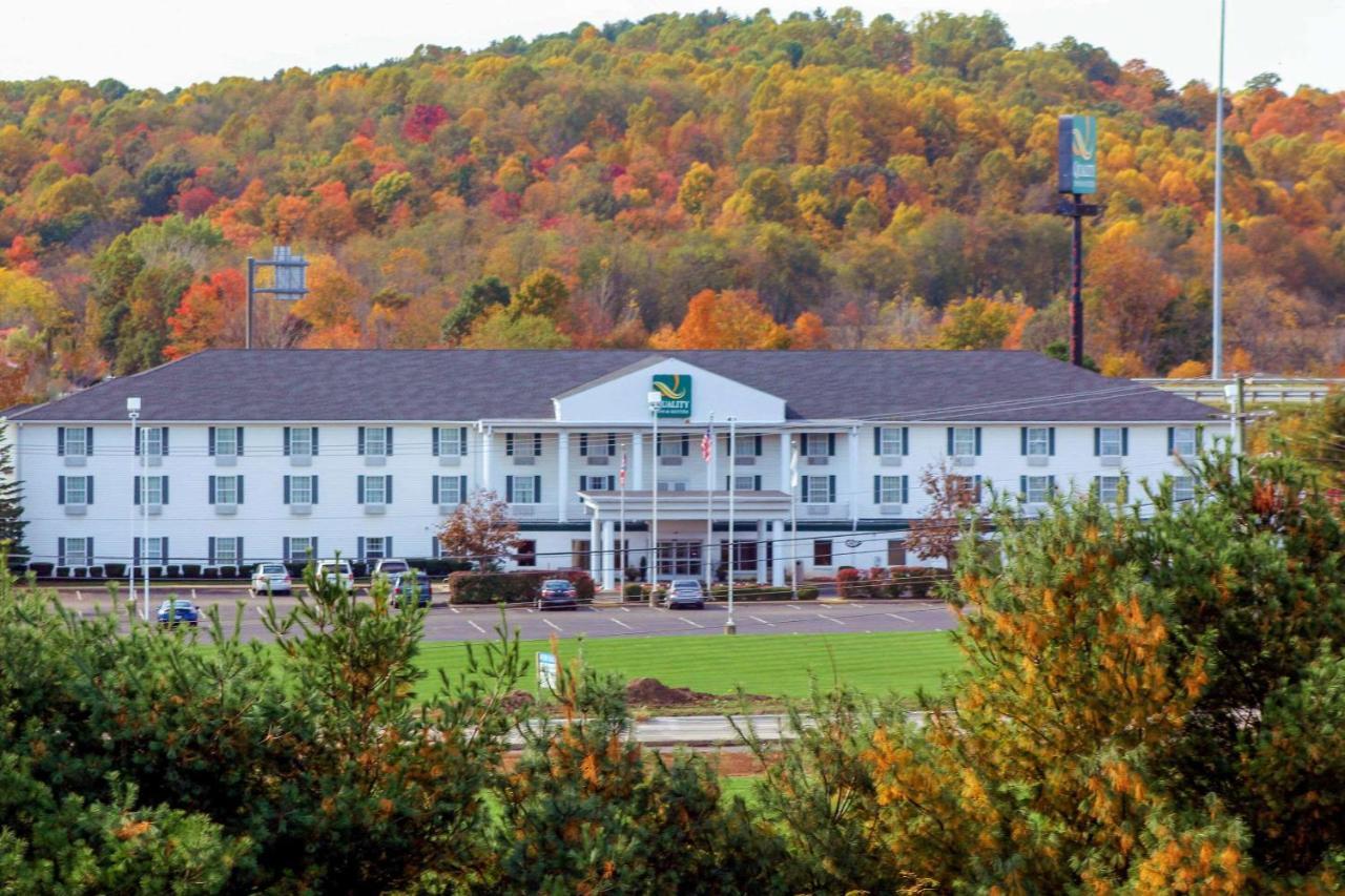 Quality Inn & Suites Bellville - Mansfield Exterior foto